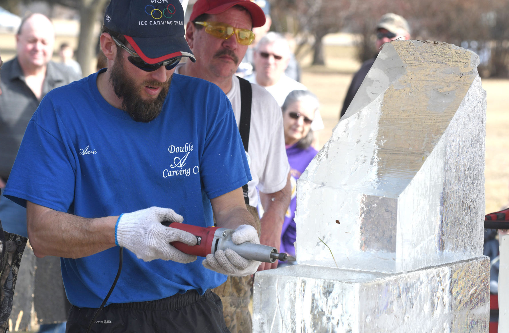 Master ice carver